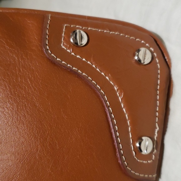 XOXO Brown Wristlet - Picture 6 of 11